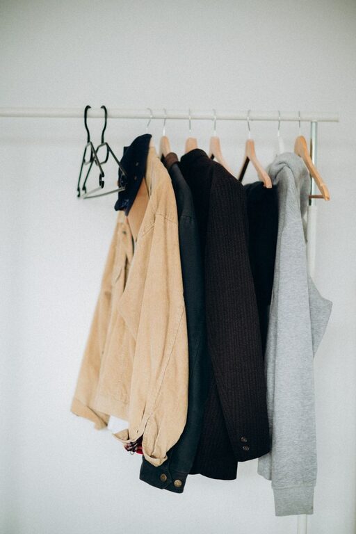 How to Build a Basic Capsule Wardrobe for Every Season